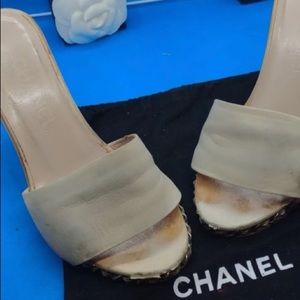 CHANEL PINK BEIGE CHAIN WEDGE MULES/SLIDES W/CHAIN SZ‎ 36
